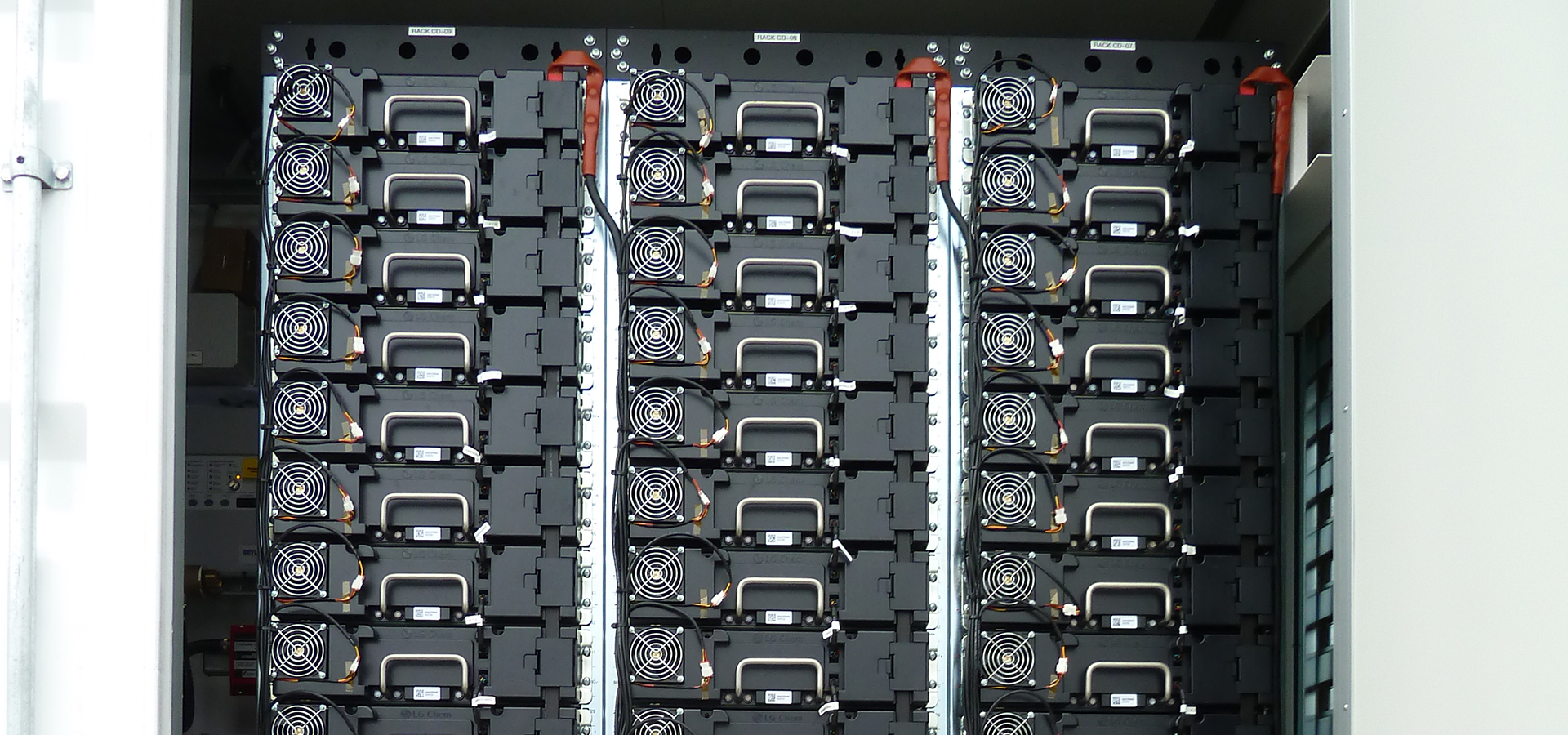 Battery stack in container Battery stack in container
