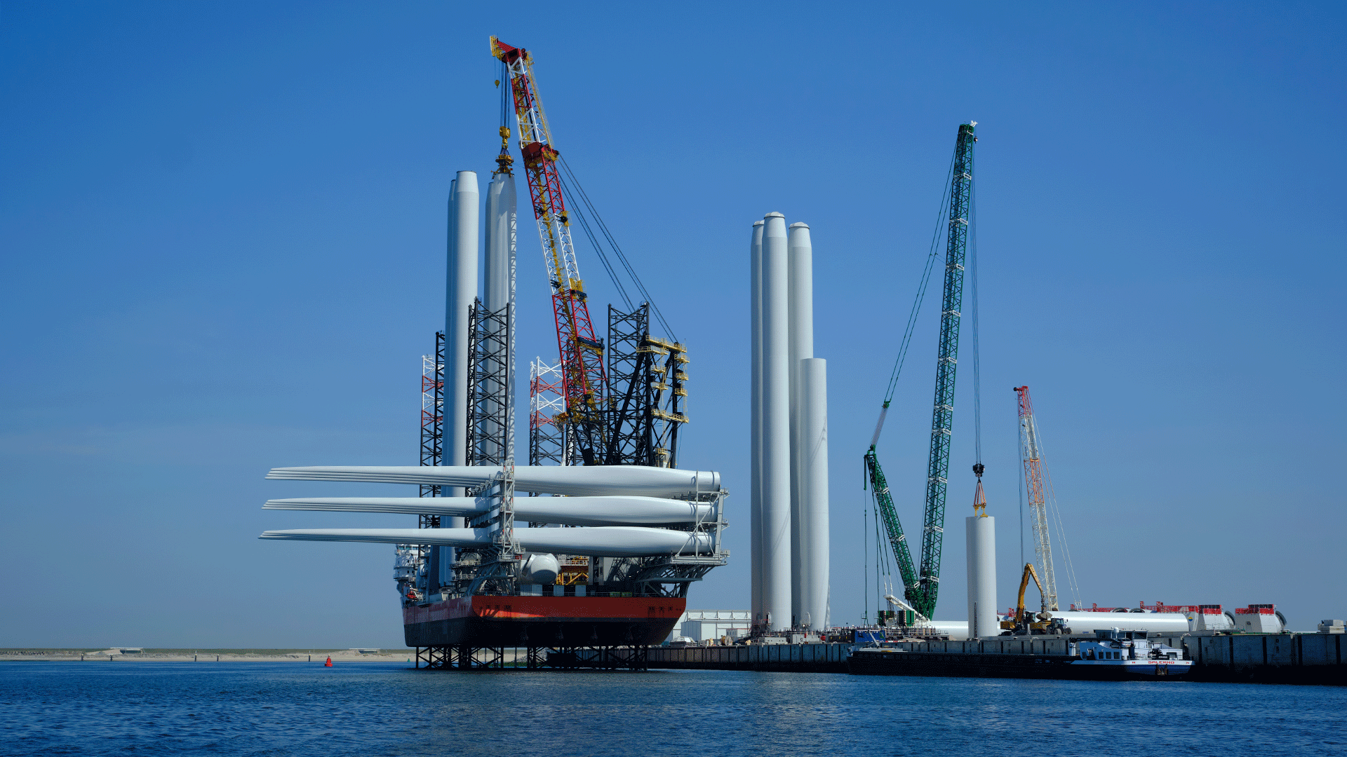 Jack up vessel loading offshore wind turbine parts